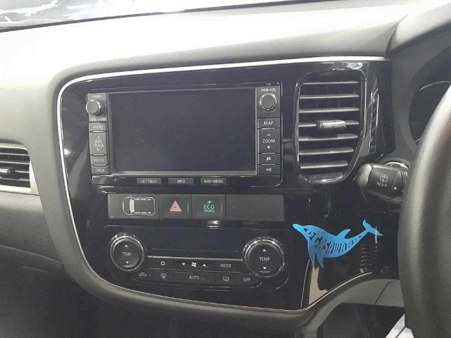 MITSUBISHI OUTLANDER PHEV 2015