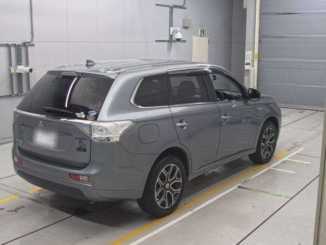 MITSUBISHI OUTLANDER PHEV 2015