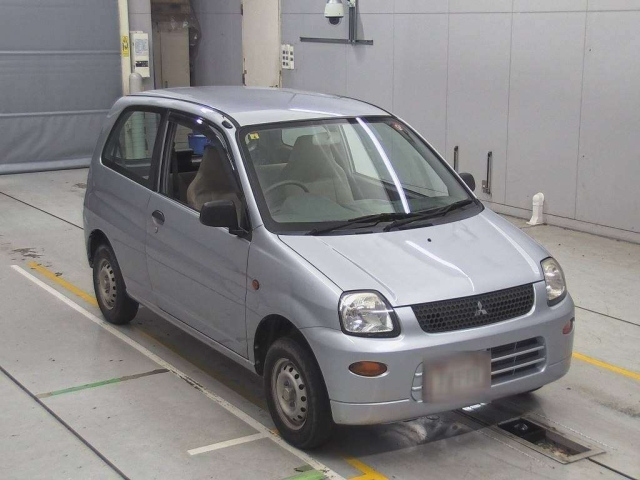 MITSUBISHI MINICA 2011