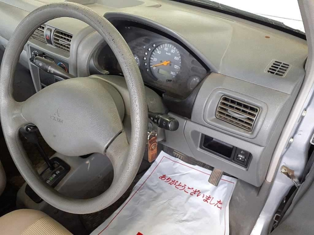 MITSUBISHI MINICA 2011