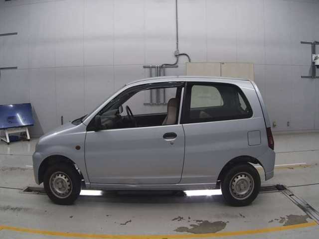MITSUBISHI MINICA 2011