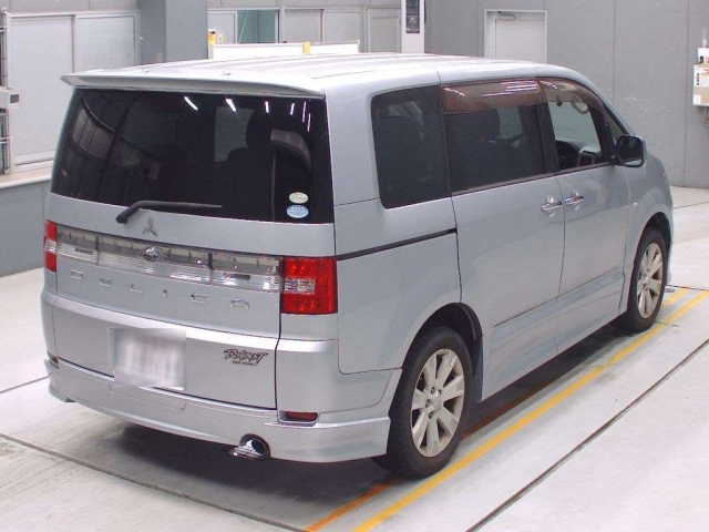 MITSUBISHI DELICA D5 2010