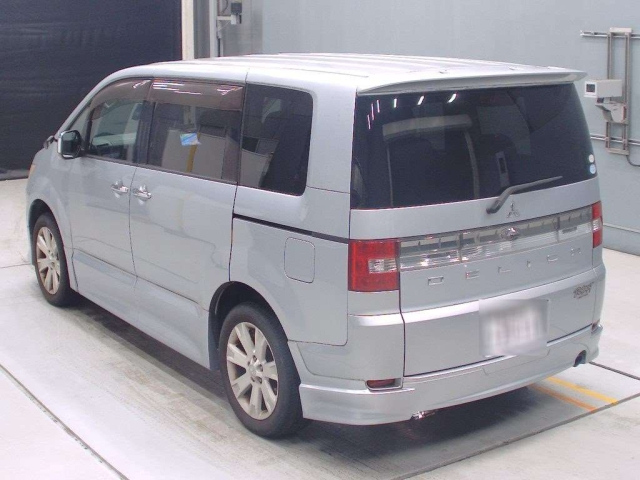 MITSUBISHI DELICA D5 2010