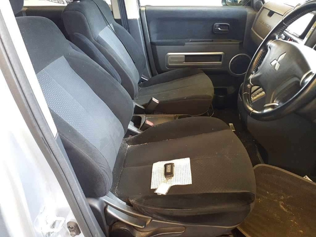 MITSUBISHI DELICA D5 2010