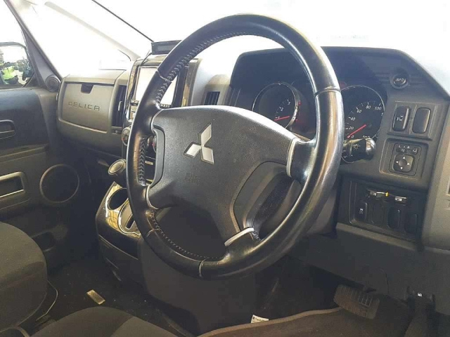 MITSUBISHI DELICA D5 2010