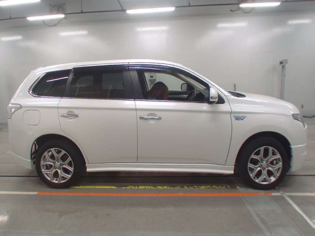 MITSUBISHI OUTLANDER PHEV 2014