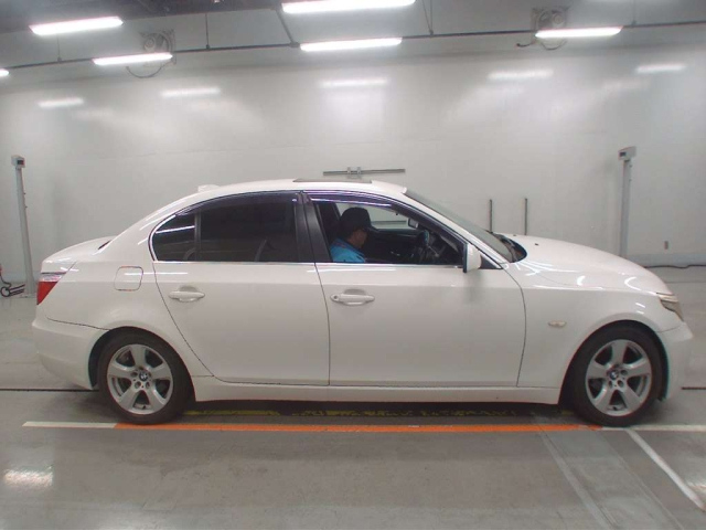 BMW 5 SERIES 2009