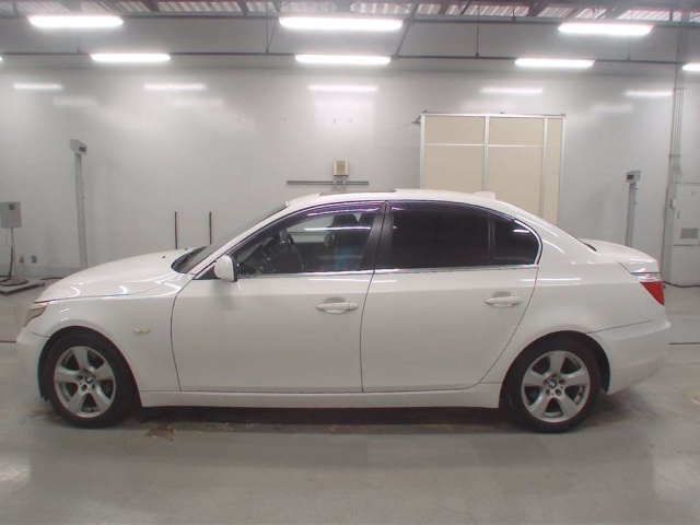 BMW 5 SERIES 2009