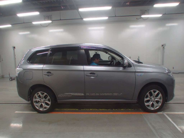 MITSUBISHI OUTLANDER PHEV 2014
