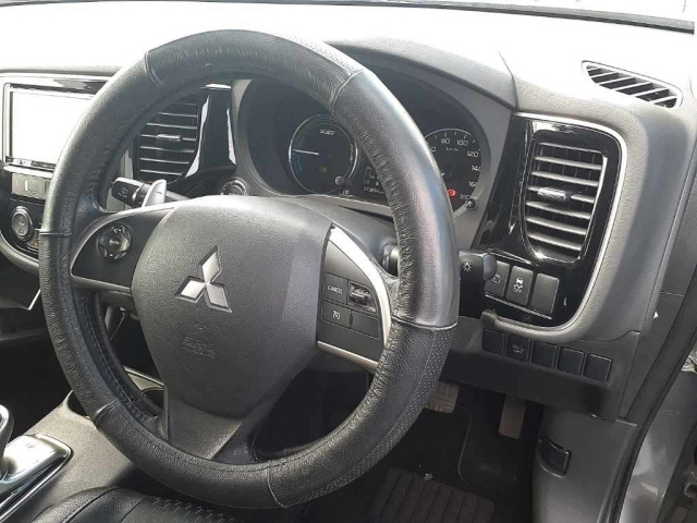 MITSUBISHI OUTLANDER PHEV 2014