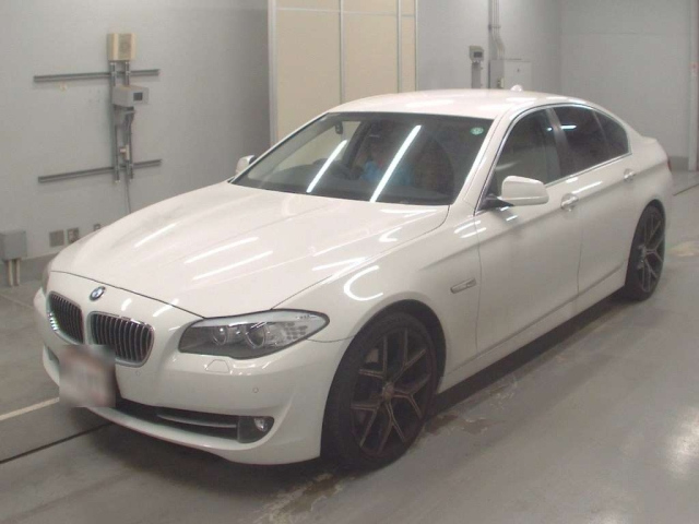 BMW 5 SERIES 2013