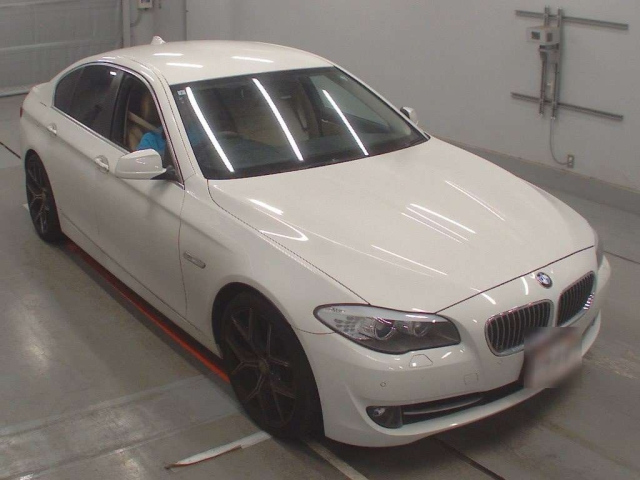 BMW 5 SERIES 2013