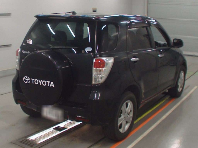 TOYOTA RUSH 2009