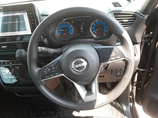 NISSAN ROOX 2023
