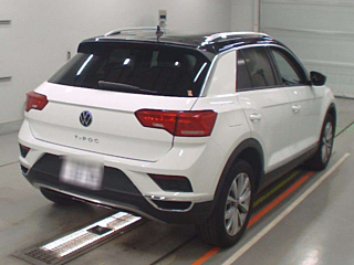 Заказать VOLKSWAGEN T-ROC