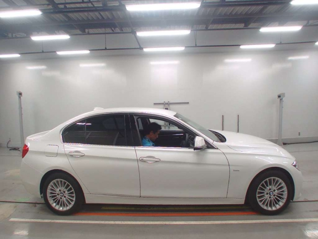 BMW 3 SERIES 2016