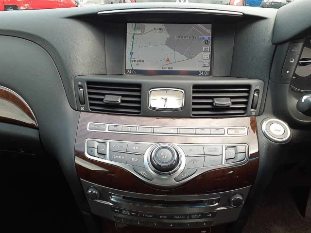 NISSAN FUGA 2015