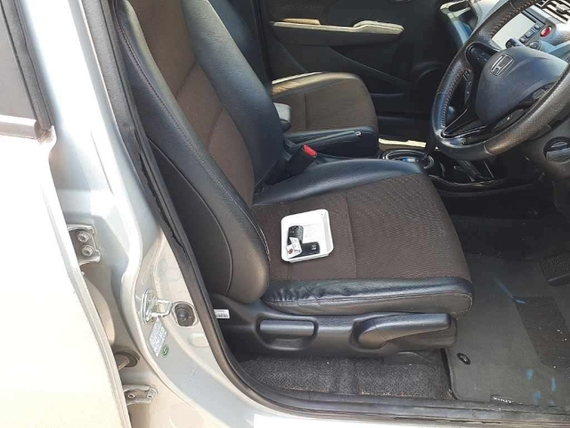 HONDA FIT SHUTTLE 2012