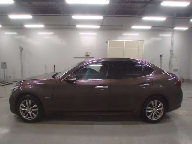 NISSAN FUGA 2015
