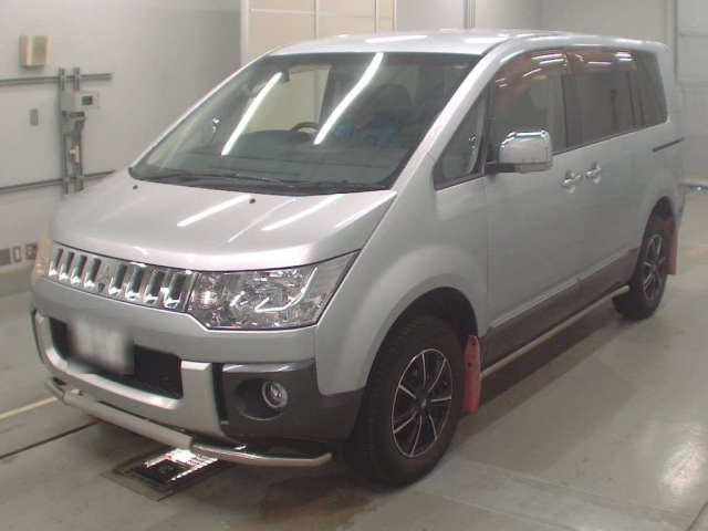 MITSUBISHI DELICA D5 2012