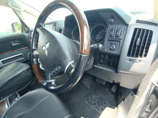 MITSUBISHI DELICA D5 2012