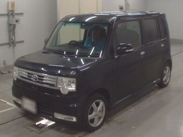 TOYOTA PIXIS SPACE 2012