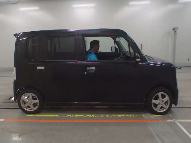 TOYOTA PIXIS SPACE 2012