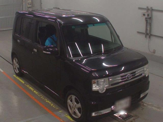 TOYOTA PIXIS SPACE 2012