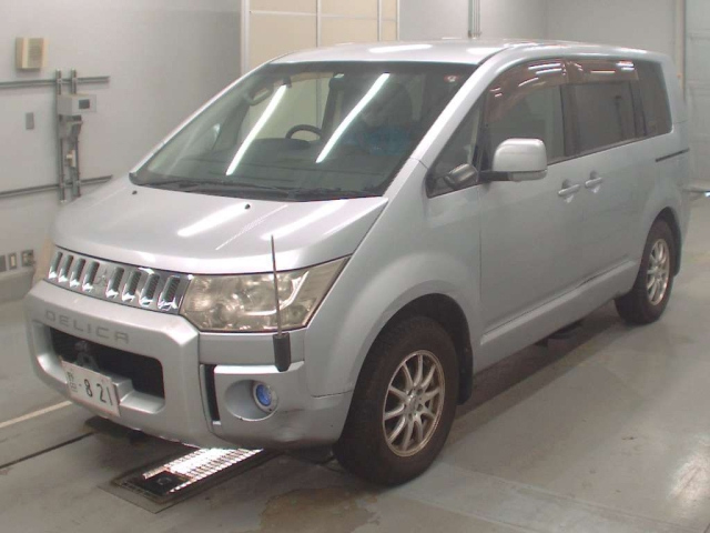 MITSUBISHI DELICA D5 2010