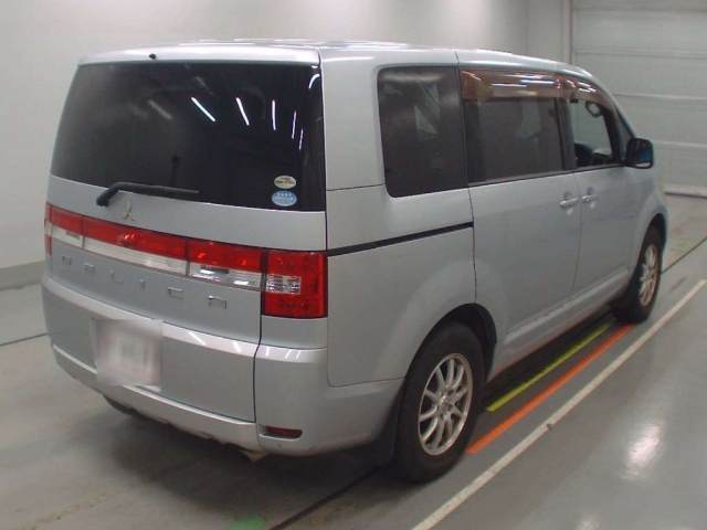 MITSUBISHI DELICA D5 2010