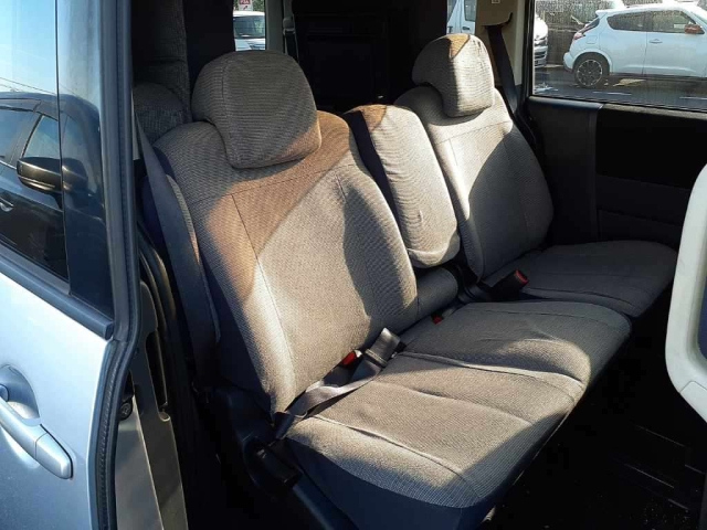 MITSUBISHI DELICA D5 2010