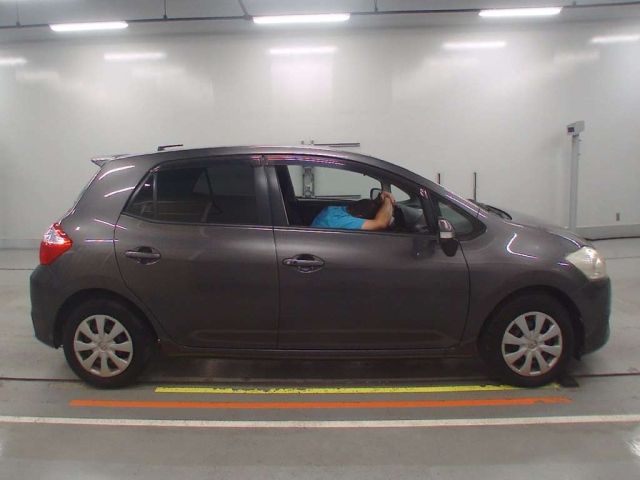TOYOTA AURIS 2010