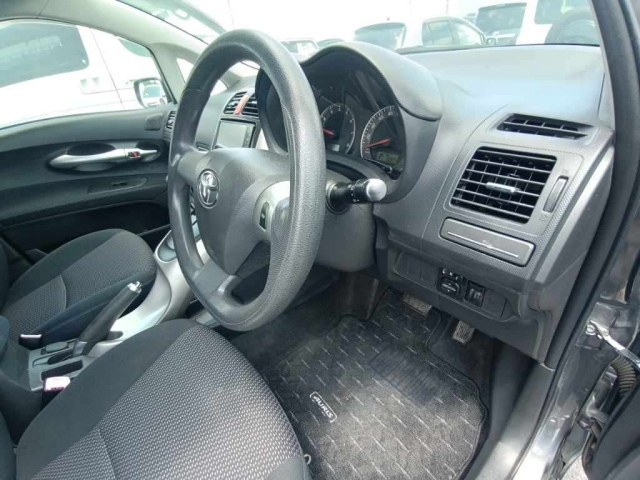 TOYOTA AURIS 2010