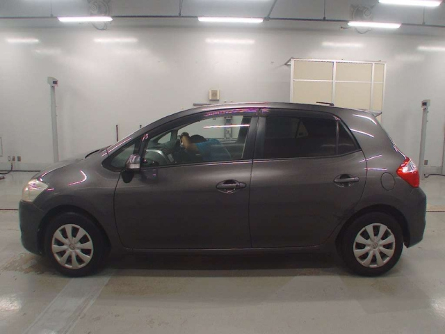 TOYOTA AURIS 2010