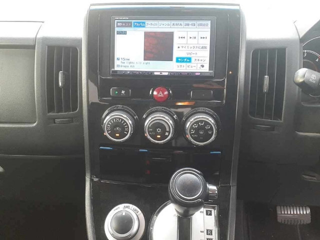MITSUBISHI DELICA D5 2017