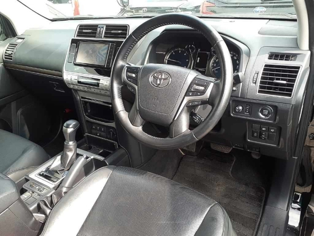 TOYOTA LAND CRUISER PRADO 2019