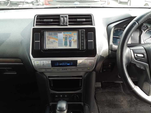 TOYOTA LAND CRUISER PRADO 2019
