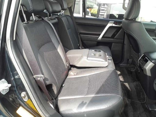 TOYOTA LAND CRUISER PRADO 2019