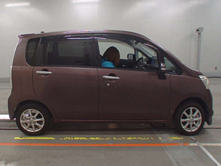 DAIHATSU MOVE 2011