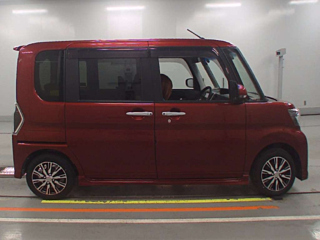 DAIHATSU TANTO 2018