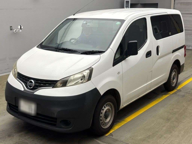 NISSAN NV200 2018