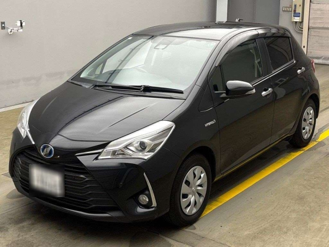TOYOTA VITZ 2019