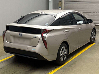 TOYOTA PRIUS 2016