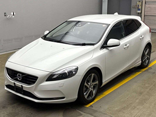 VOLVO V40 2016