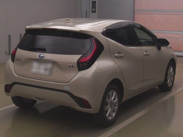 TOYOTA AQUA 2023
