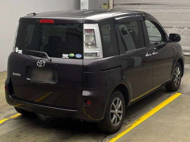 TOYOTA SIENTA 2012