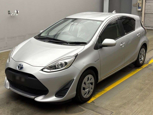 TOYOTA AQUA 2020