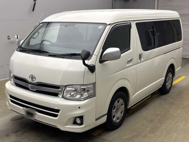 TOYOTA HIACE 2014