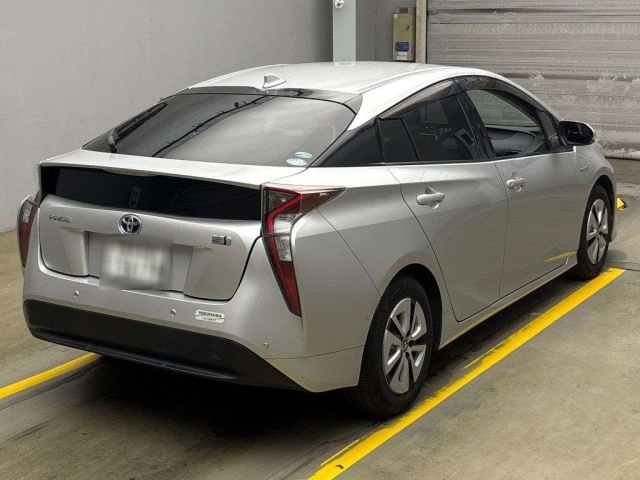 TOYOTA PRIUS 2015