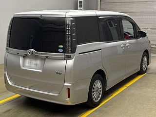 TOYOTA VOXY 2017